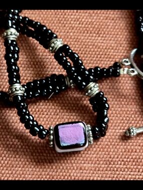 Handmade Black Beaded Choker withIrrdescent Glass Accent - Women Jewelry